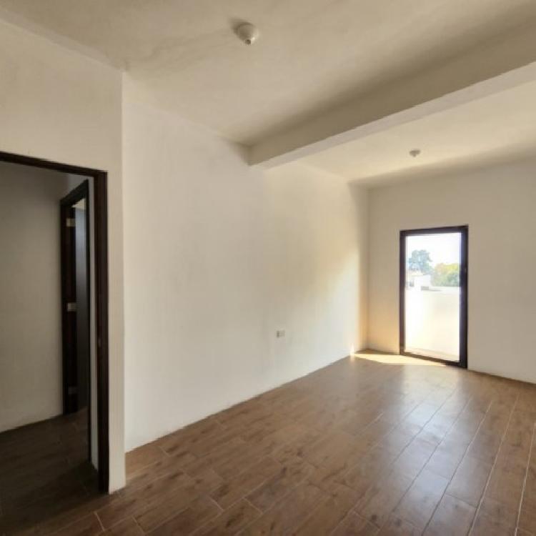 Apartamento en Venta con Balcón y Terraza con Pérgola