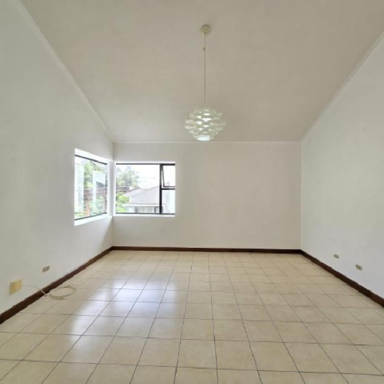 Casa en Renta San Cristóbal A-1 por Bulevar Principal