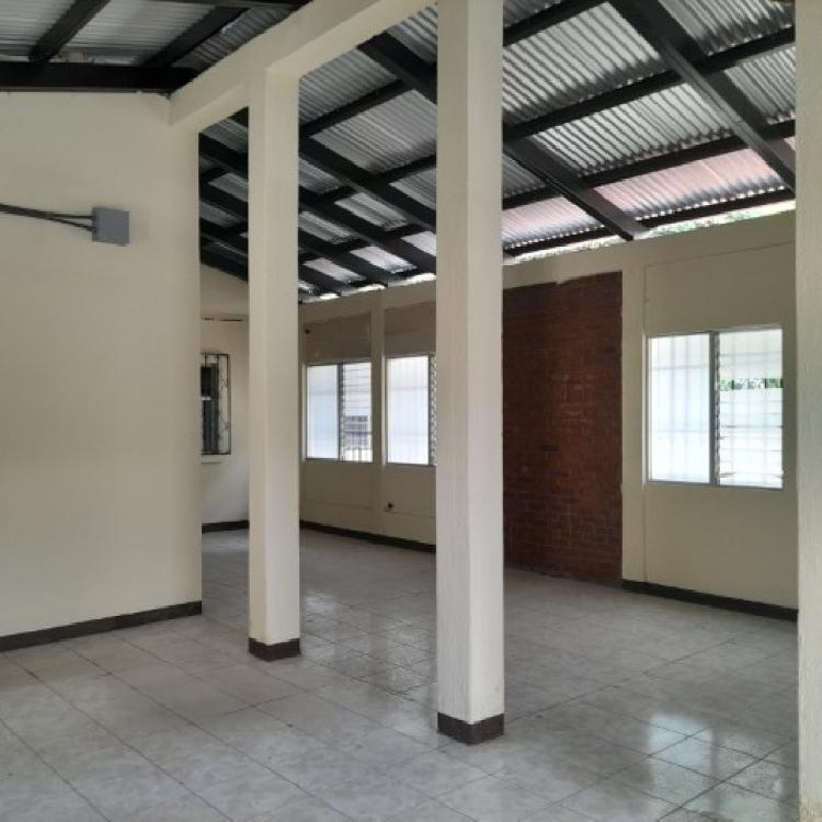 Casa para Uso Comercial en Venta Villa Nueva