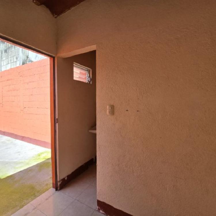 Casa en Renta San Cristóbal, adentro de colonia