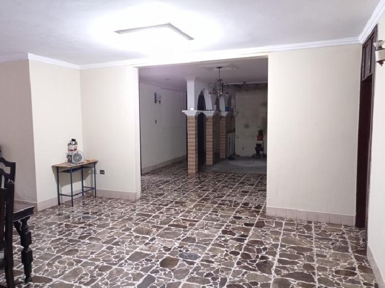 Casa en Renta para Oficinas sobre Bulevar San Cristóbal