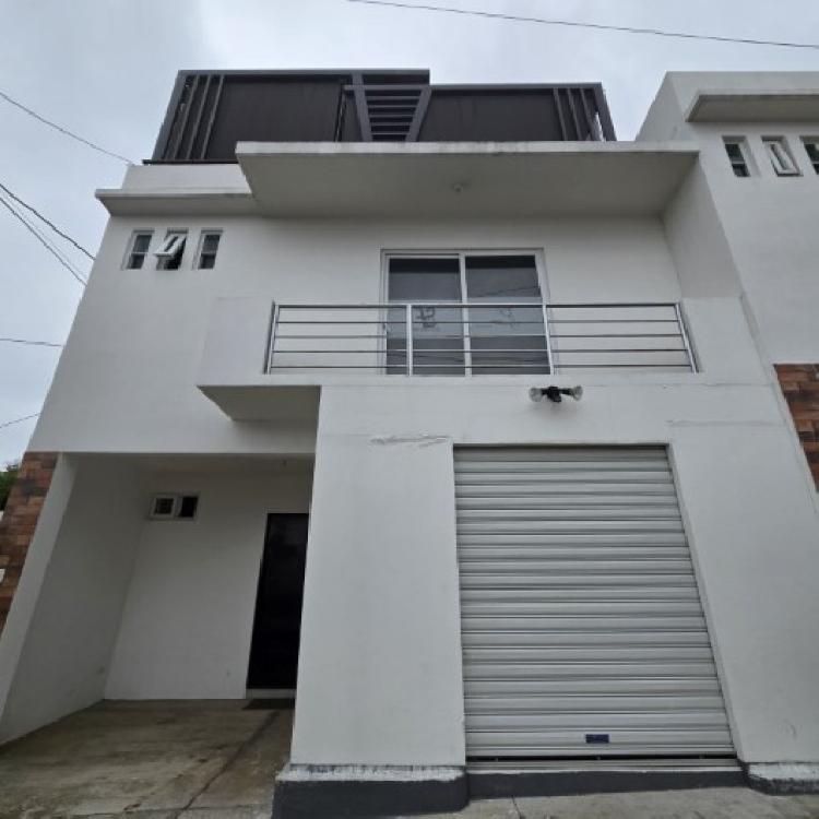 Casa en Renta San Cristóbal, para residencia u oficinas