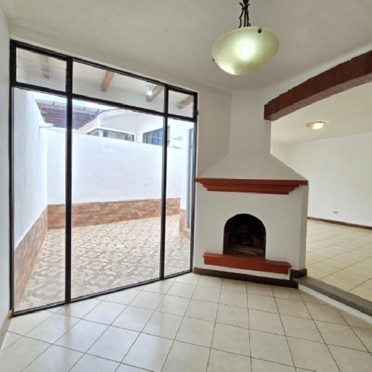 Casa en Renta San Cristóbal A-1 por Bulevar Principal