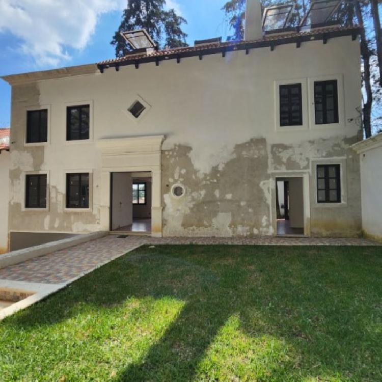 Casa con Jardín en Venta Zorzoyá San Lucas Sacatepéquez