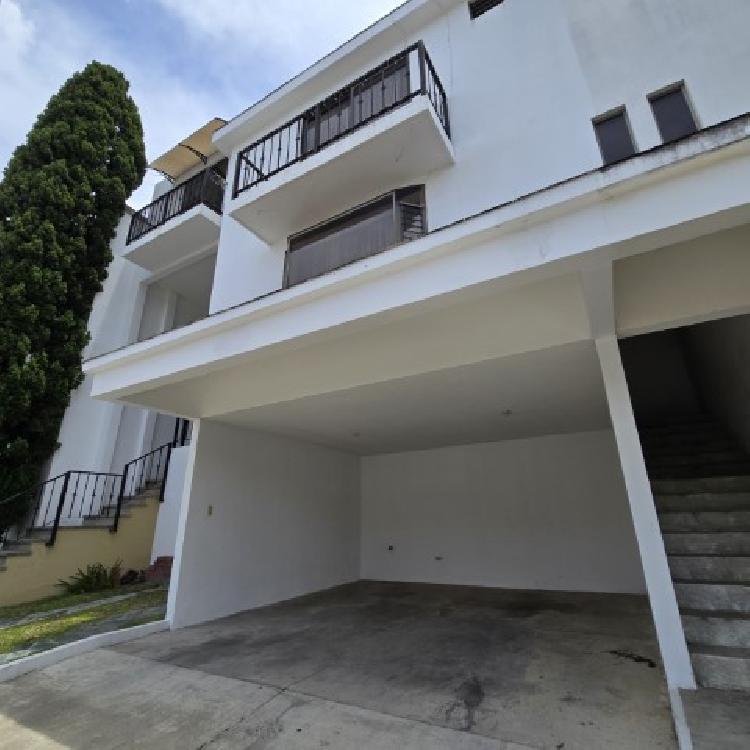 Casa en Venta en Condominio sobre Bulevar San Cristóbal