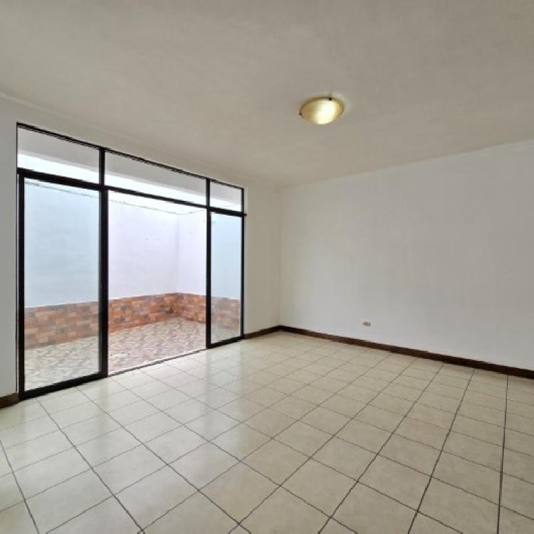 Casa en Renta San Cristóbal A-1 por Bulevar Principal