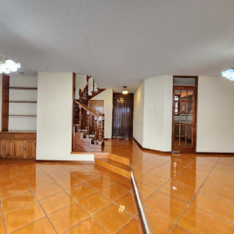 Casa en Venta Condominio Palos Altos Zona 7 de Mixco