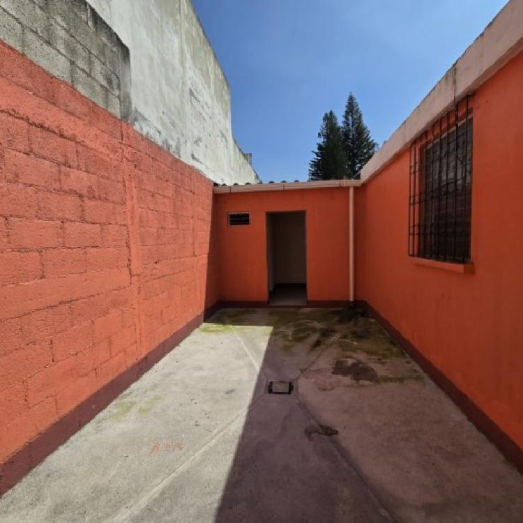 Casa en Renta San Cristóbal, adentro de colonia