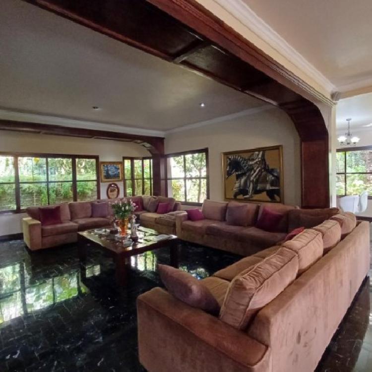 Casa en venta en El Encinal Zona 7 Mixco Guatemala