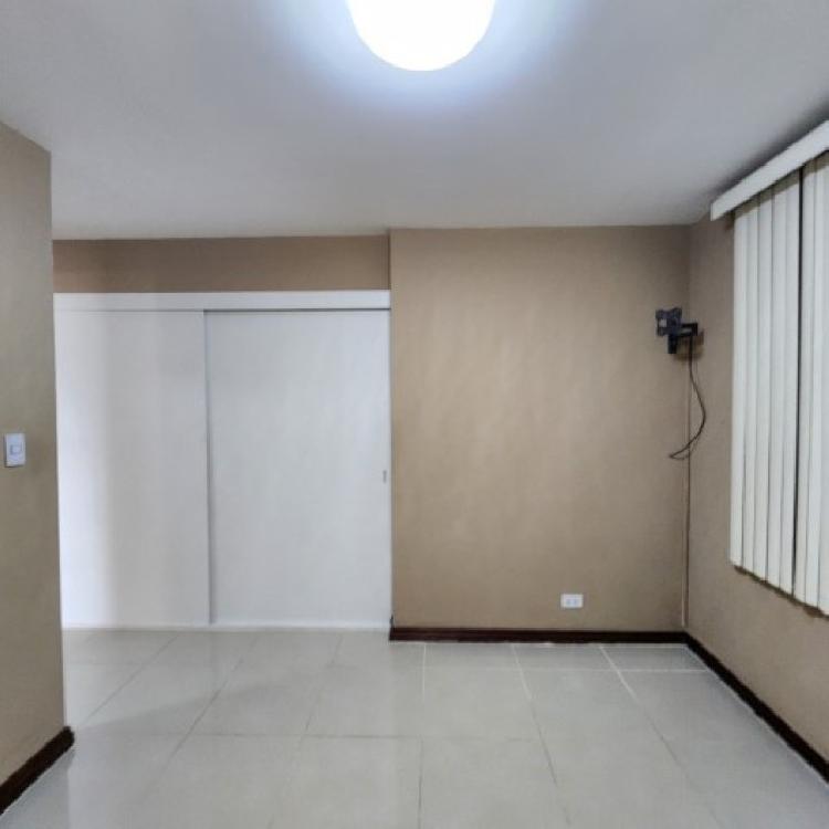 Apartamento en Venta Jardines de La Floresta Zona 7