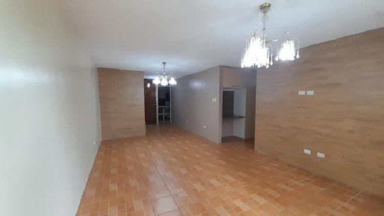 Apartamento en Renta Zona 10 Ciudad, con 2 balcones