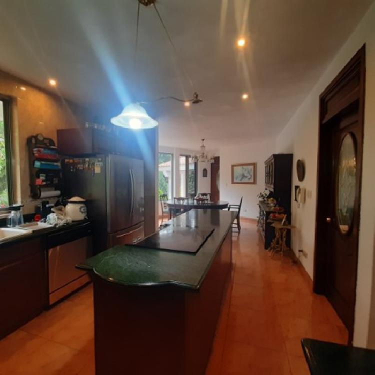 Casa en Venta en Kanajuyú II Zona 16, Guatemala