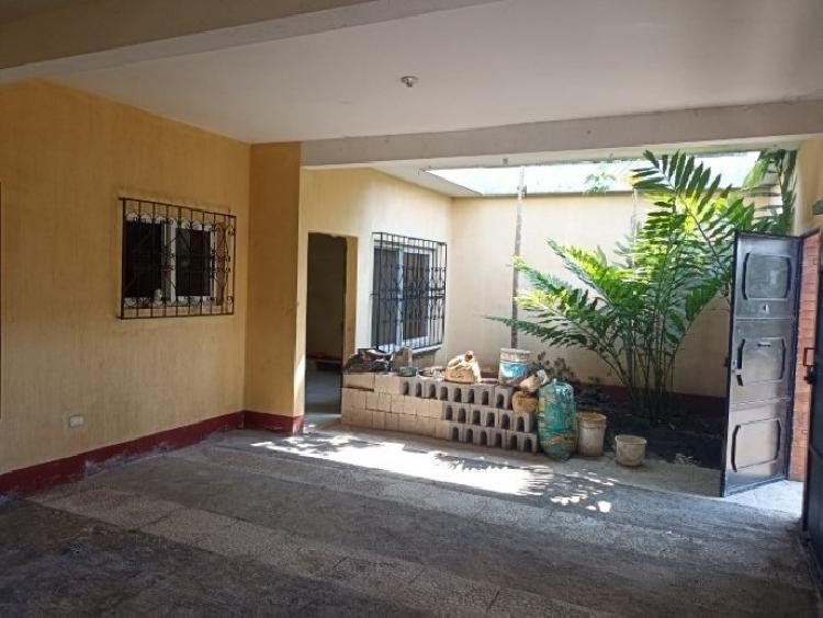 Casa en Renta Escuintla, adentro de colonia residencial