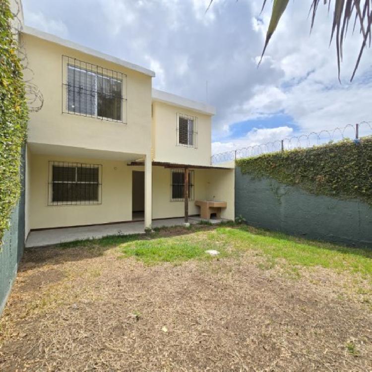 Casa en Renta 2 niveles en Balcones de San Cristóbal