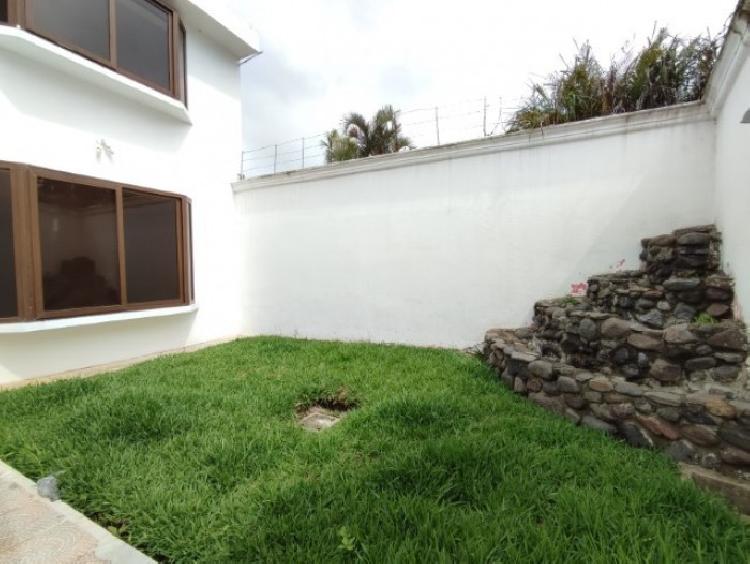 Casa en Venta Balcones de San Cristóbal, Guatemala