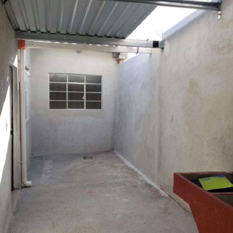 Apartamento Tipo Casa en Renta en Zona 1 de Mixco 