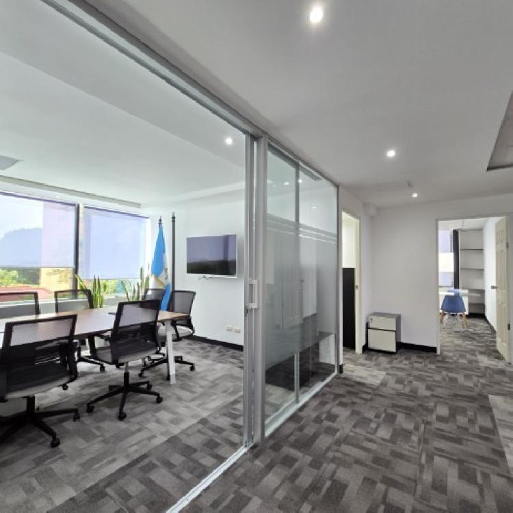 Oficina Amueblada y Equipada en Venta Zona 14 Europlaza