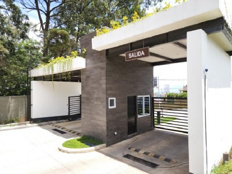 Apartamento en Renta, ingreso a San Cristóbal Roosevelt