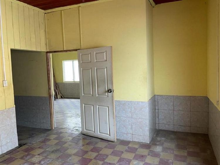 Casa en Venta en Calzada Aguilar Batres Col. Castañas