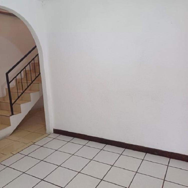 Casa en Renta Paisajes de San Cristóbal Zona 8 Mixco