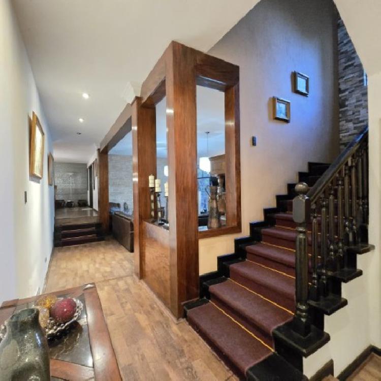 Casa en Venta en Condominio sobre Bulevar San Cristobal