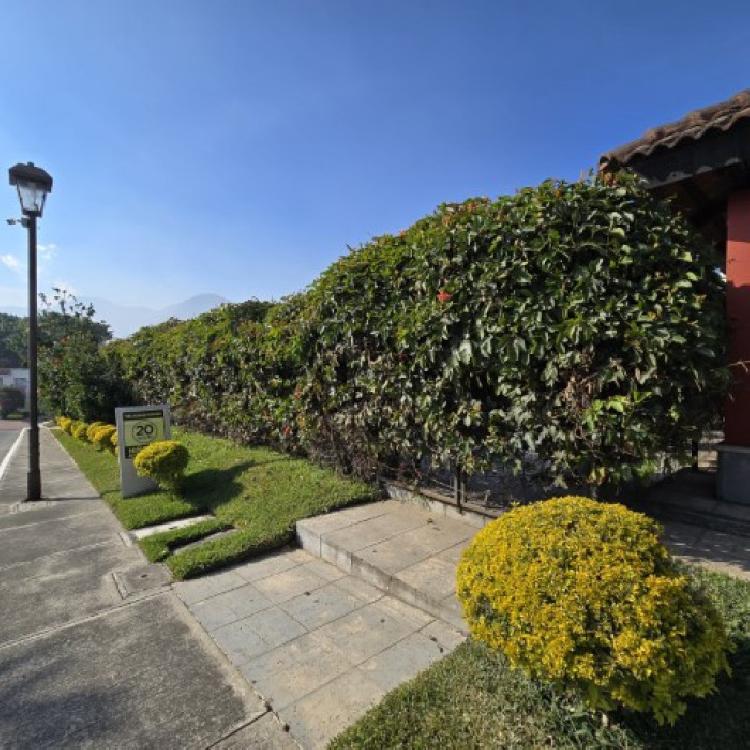 Casa en Renta Alamedas de Santa Rita Villa Nueva