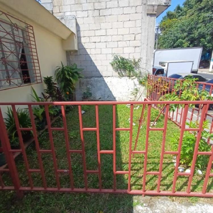 Casa en venta en Colonia Primero de Julio Zona 5 Mixco