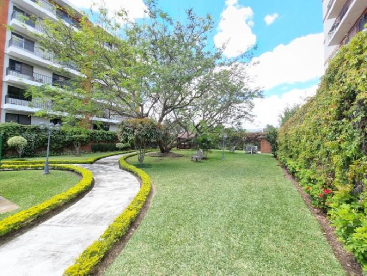 Apartamento en Renta Balcones de Las Charcas Zona 11