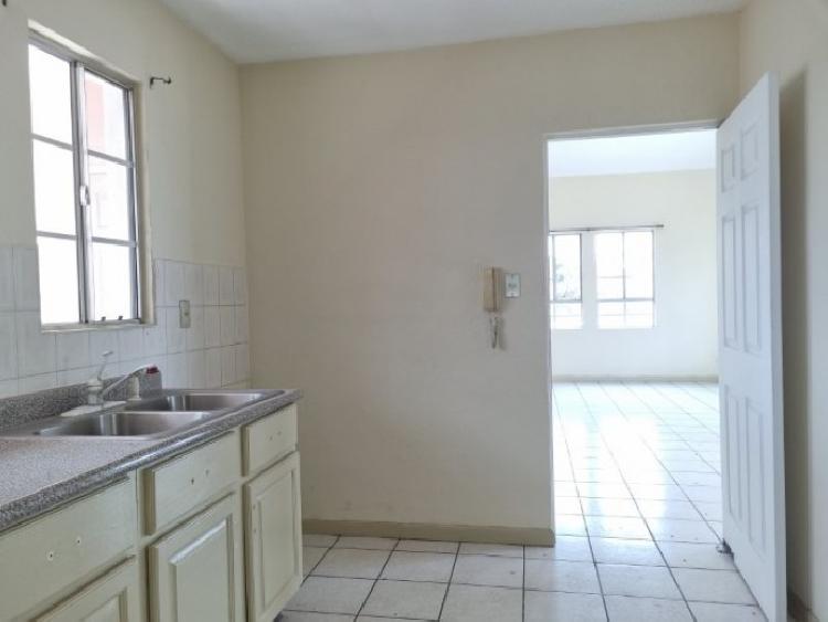 Apartamento en Renta Zona 13 Monte Azul