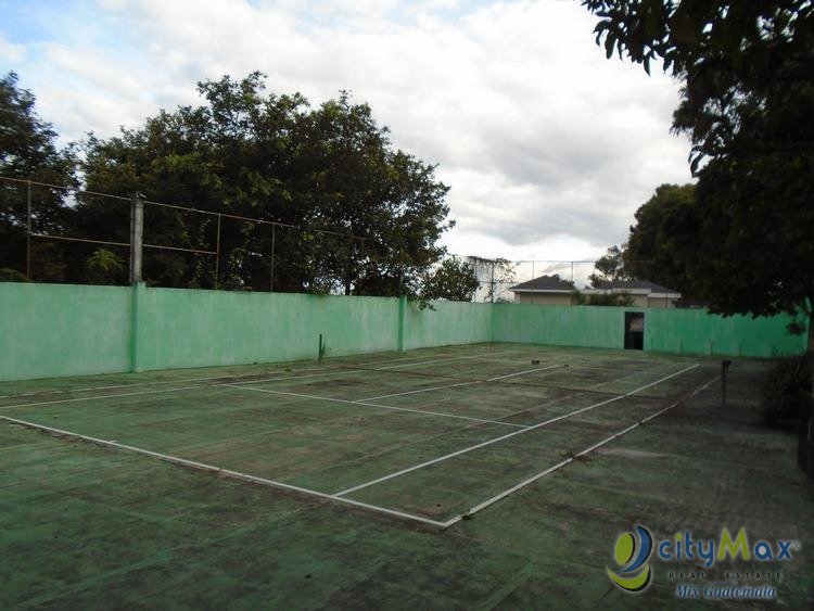 Hermosa y amplia casa de un nivel en San Cristóbal