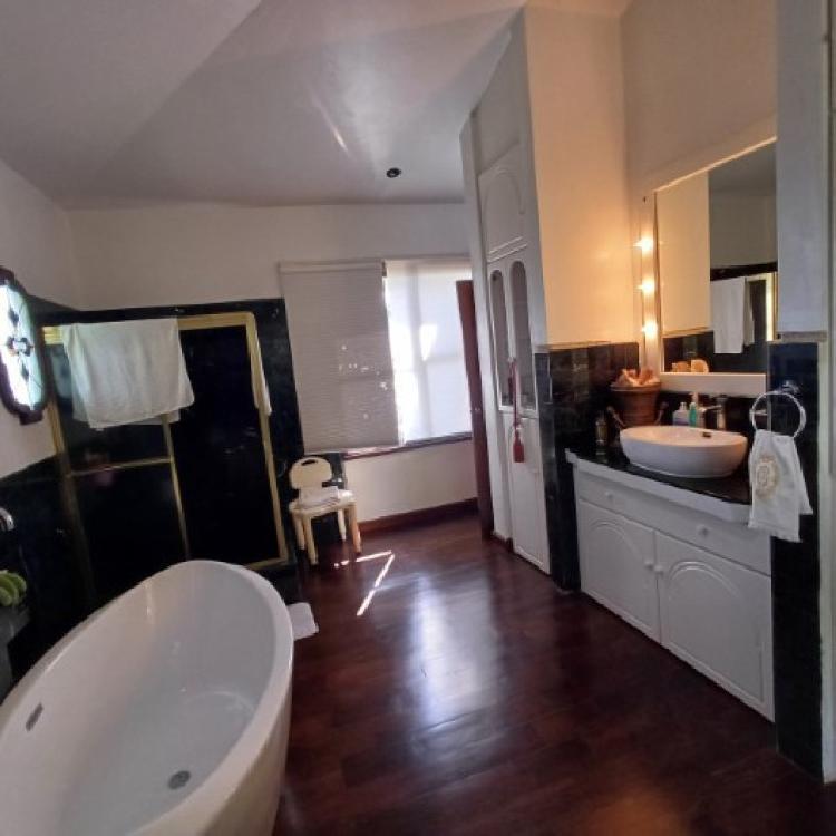 Casa en venta en El Encinal Zona 7 Mixco Guatemala