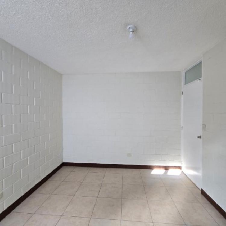 Casa en Renta San Cristóbal - Un Nivel y 4 Parqueos