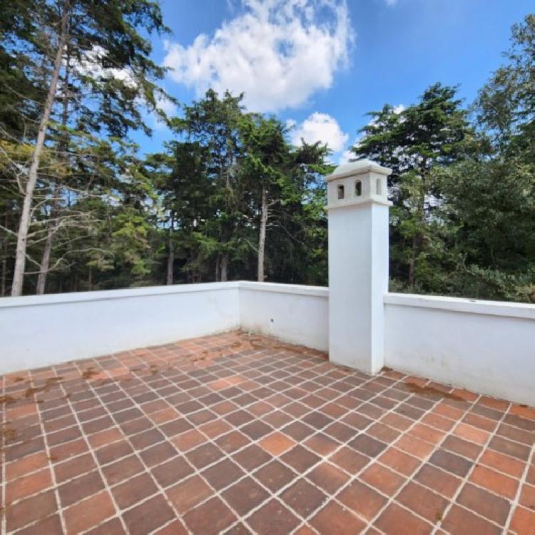 Casa Amplia en Venta Zorzoyá San Lucas Sacatepéquez