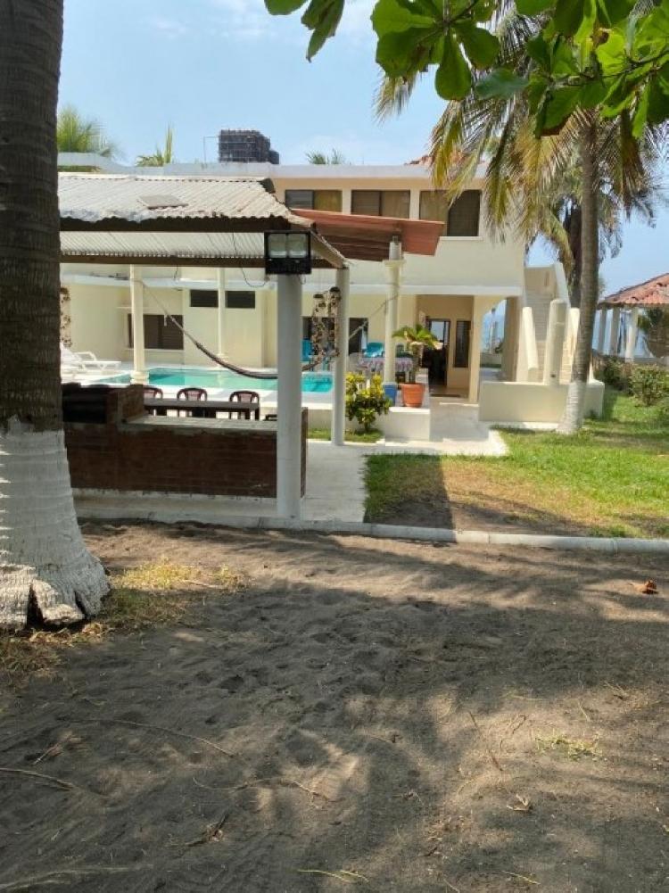 Casa Amueblada de Playa en Venta, Monterrico 