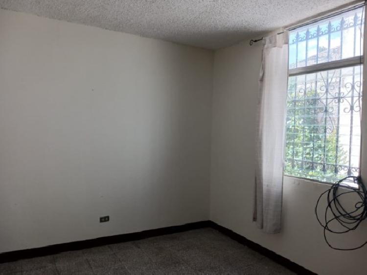 Casa en Renta Zona 16, Colonia Lourdes, con garita