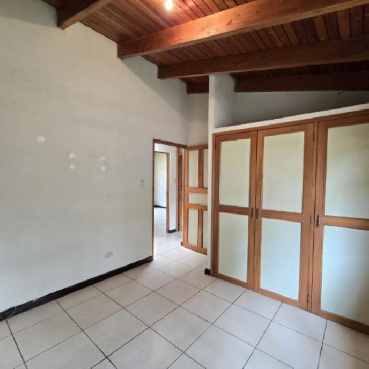 Casa en Renta El Encinal Zona 7 Mixco