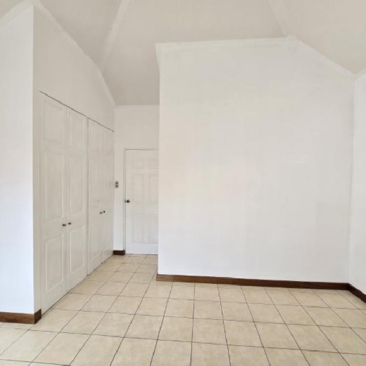 Casa en Renta San Cristóbal A-1 por Bulevar Principal