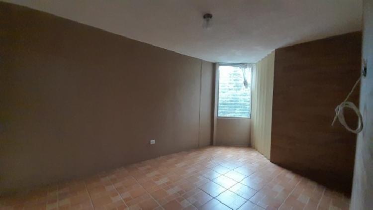 Apartamento en Renta Zona 10 Ciudad, con 2 balcones