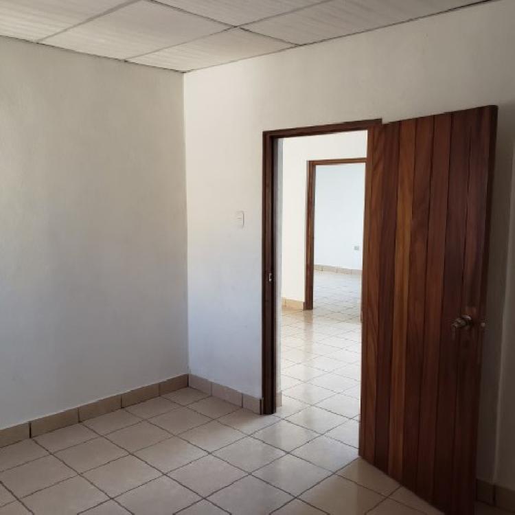 Oficina en Renta en Zona 1 de Mixco, cerca del parque