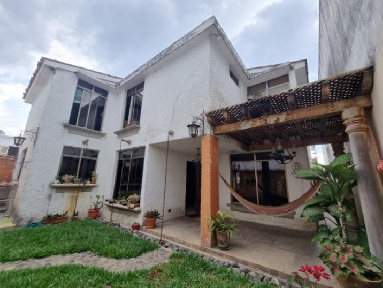 Casa en Venta Las Majaditas, acceso por Zona 11 Charcas