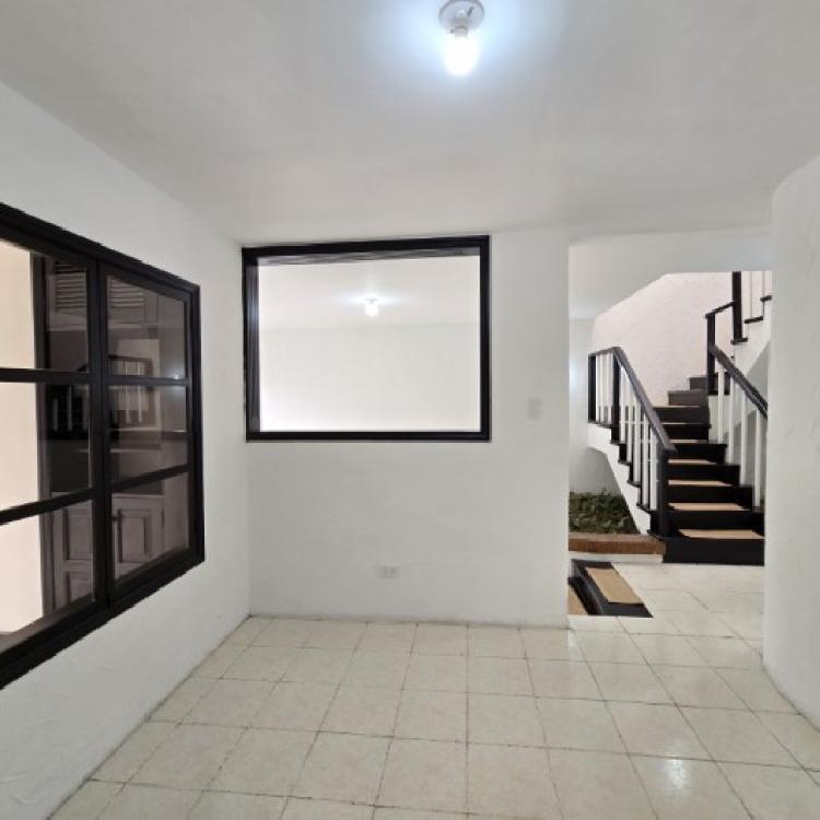 Casa en Venta Zona 1 de Mixco, Las Hojarascas