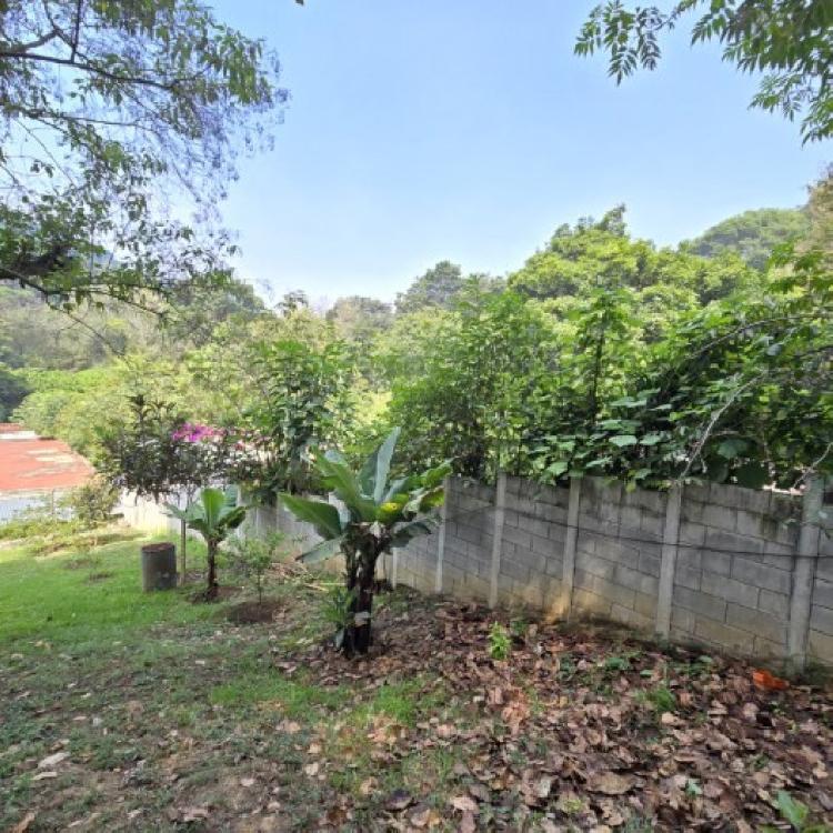 Casa en Venta en amplio Terreno El Manzanillo Z1 Mixco