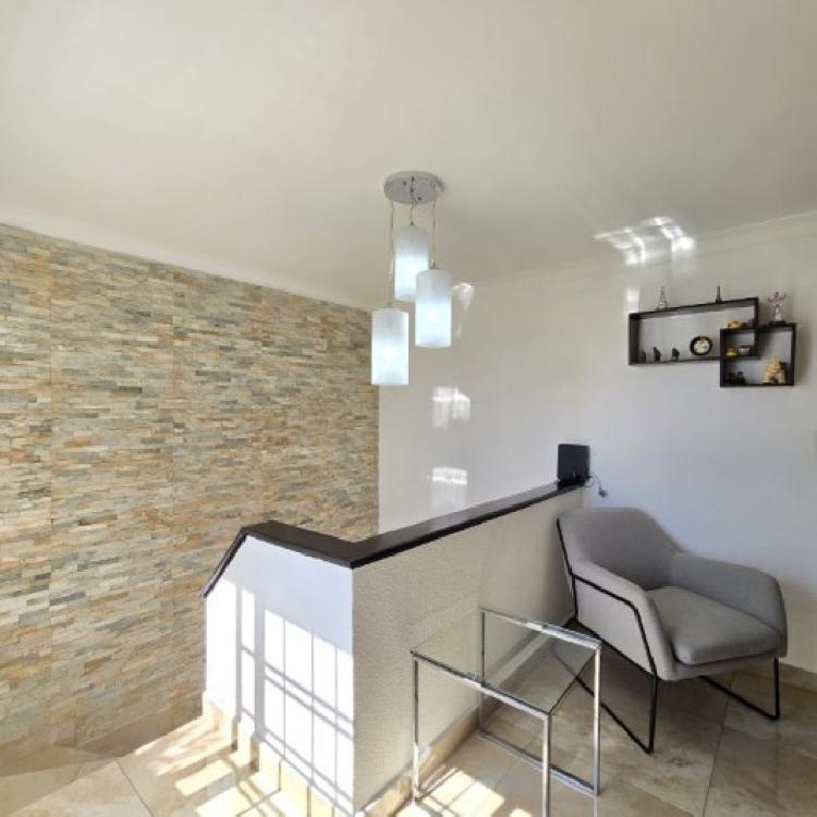 Casa Amueblada en Renta Prados de San Cristóbal Mixco