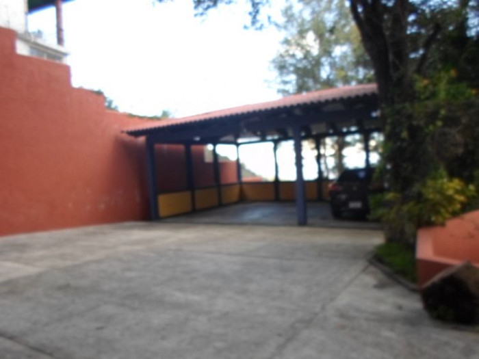 CASA EN VENTA KILOMETRO 21.5 MIRALVALLE CARRETERA SAN LUCAS GUATEMALA