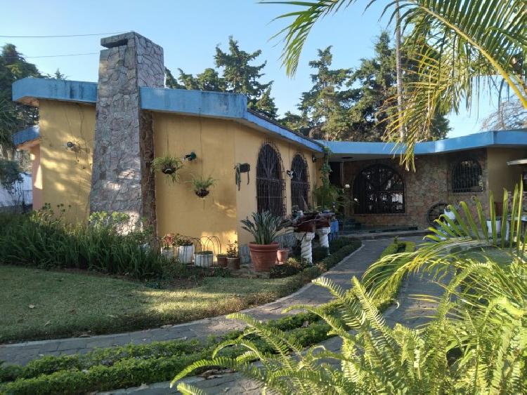 Hermosa y amplia casa de un nivel en San Cristóbal