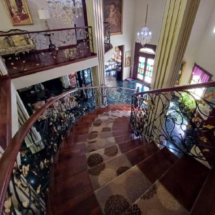 Casa en venta en El Encinal Zona 7 Mixco Guatemala