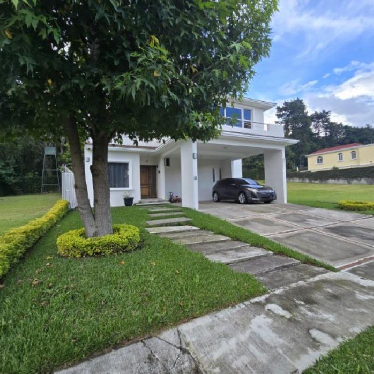 Casa en Venta La Fontana I Carretera a El Salvador