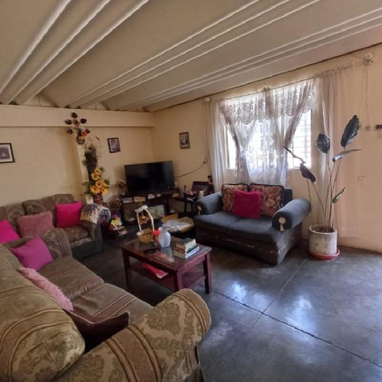 Casa en venta en Colonia Primero de Julio Zona 5 Mixco