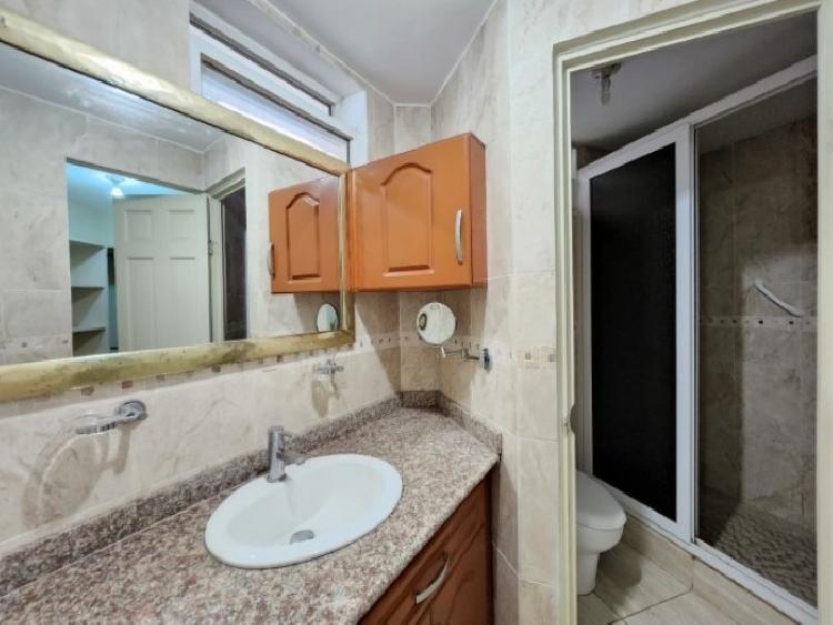 Casa en Venta fuera de garita, por Pinares