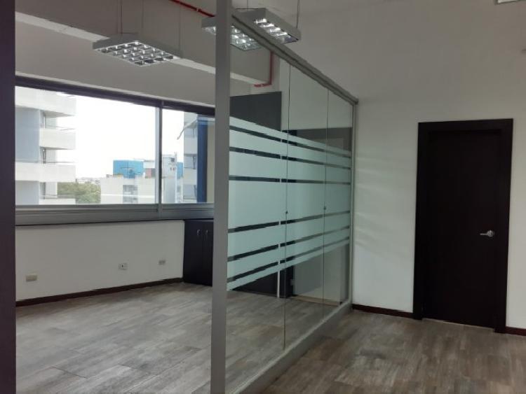 Oficina en Venta Zona 10 Edificio Dubai Center